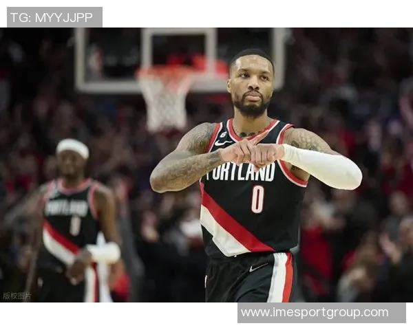 利拉德兼任球员与主帅开拓者新模式引发球迷热议现代篮球的未来方向