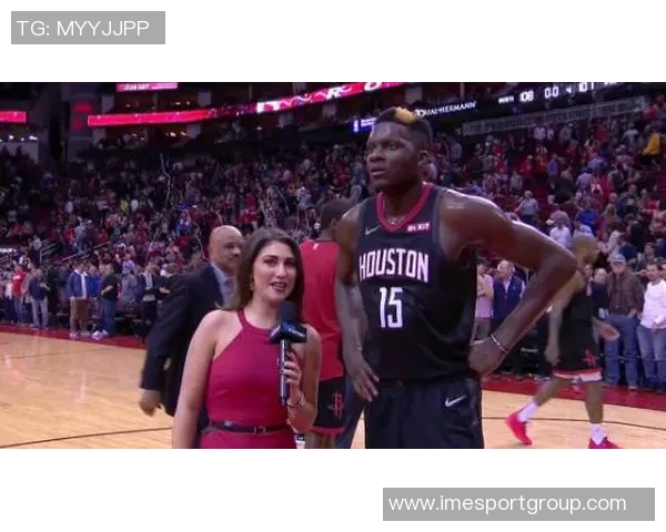 赫迪拉盛赞维蒂尼亚自信表现称其为巴黎中场的节拍器